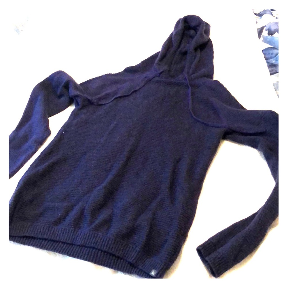 Long sleeve light weight hooded sweater